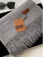 Палантин женский GERUNSI  теплый серый 24112509