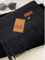 Палантин женский GERUNSI  теплый черный 24112502