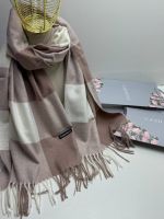 Палантин женский  в крупную клетку бежевый с белым 04112505