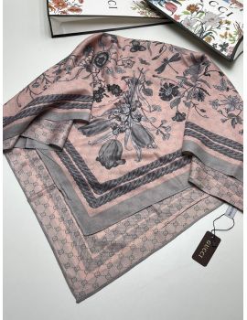 Шелковый женский платок Gucci розовый  11092310