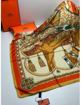 Шелковый платок HERMES оранжевый  с белым 04082004