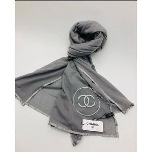 Палантин  женский CHANEL серый  281200