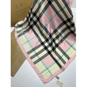Шелковый платок Burberry 21217 нежно розовый