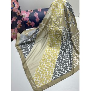 Платок шёлковый Coach бежевый 21012406