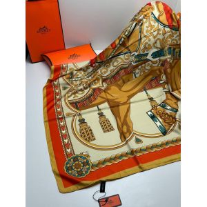 Шелковый платок HERMES оранжевый  с белым 04082004