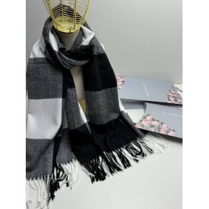 Палантин женский  в крупную клетку четный с белым 04112503