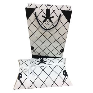 Комплект пакет и подарочная коробка Chanel белый