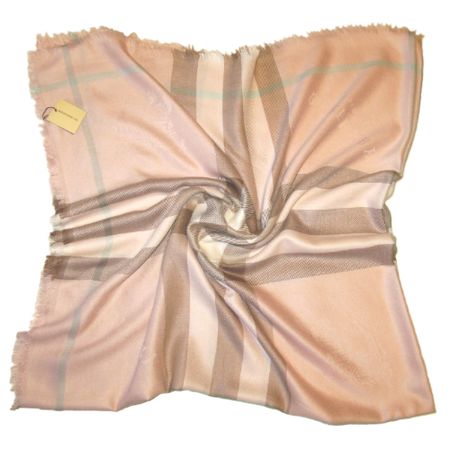 Платок Burberry нежно-розовый 2102