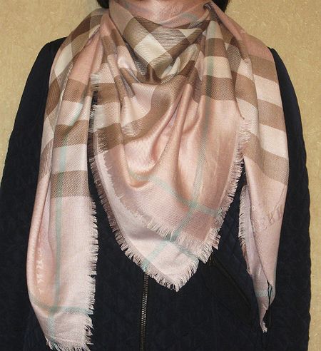 Платок Burberry нежно-розовый 2102