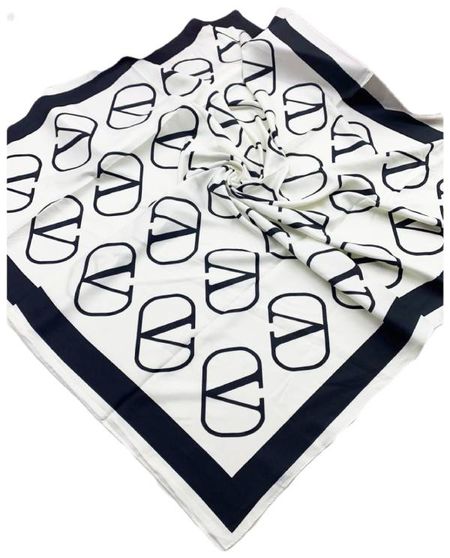 Женский платок шёлковый Valentino белый 250100