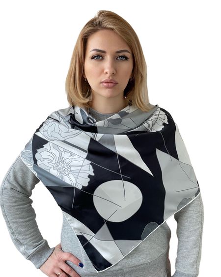 Шелковый платок TORIOLLI чёрный 040223