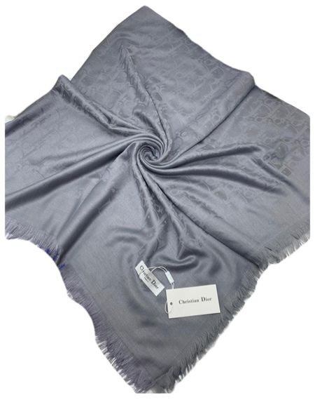 Женский платок Dior серый 7712