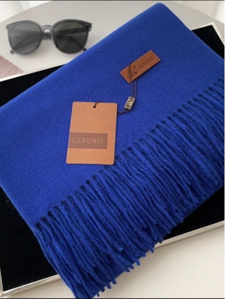 Палантин женский GERUNSI  теплый яркий синий 04092321