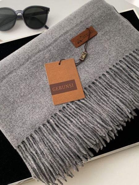 Палантин женский GERUNSI  теплый серый 24112509