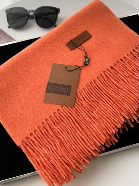 Палантин женский GERUNSI  теплый оранжевый 24112504