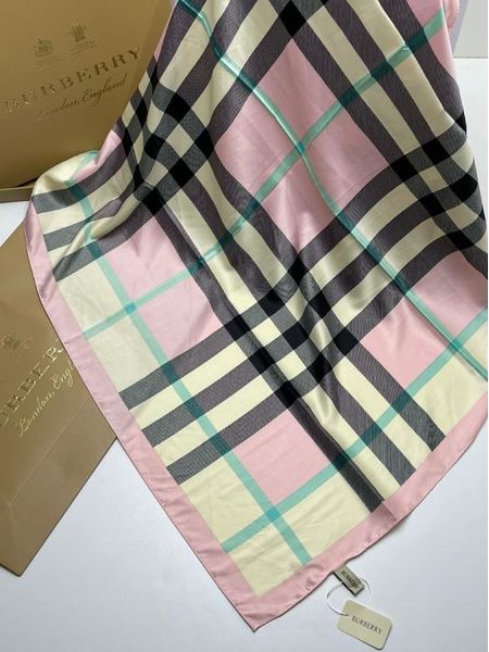 Шелковый платок Burberry 21217 нежно розовый