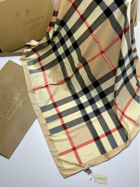 Шелковый платок Burberry 21214 бежевый