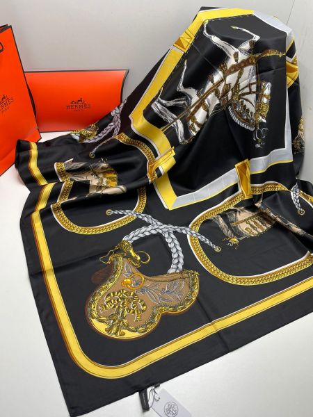 Шелковый платок женский HERMES черный 05022405