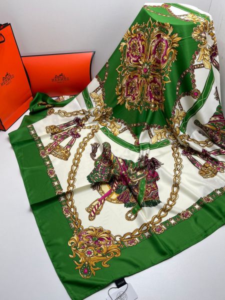 Шелковый платок женский HERMES зеленый 05022402