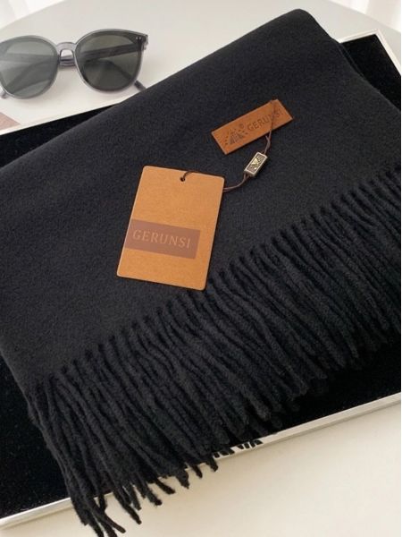 Палантин женский GERUNSI  теплый черный 04092324