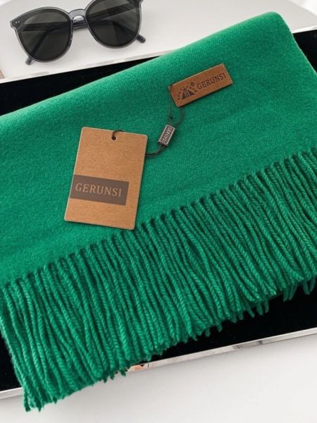 Палантин женский GERUNSI  теплый зеленый 04092325