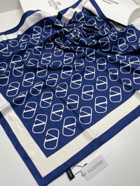 Женский платок шёлковый Valentino синий 11012336