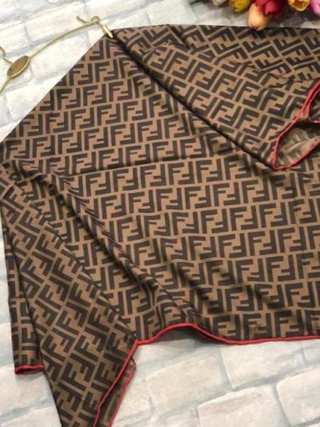 Женский шёлковый платок Fendi коричневый 02022300