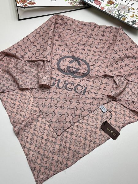 Женский шерстяной платок Gucci розовый 28112314