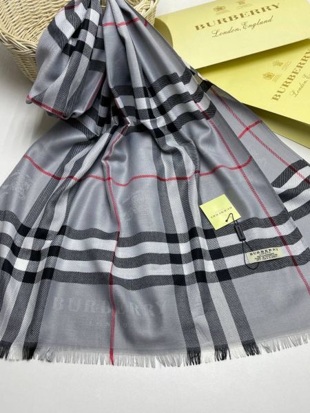 Палантин Burberry серый  03112514