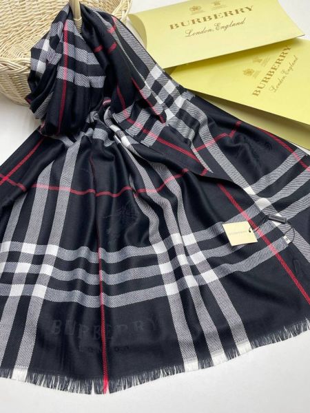 Палантин Burberry черный  03112516